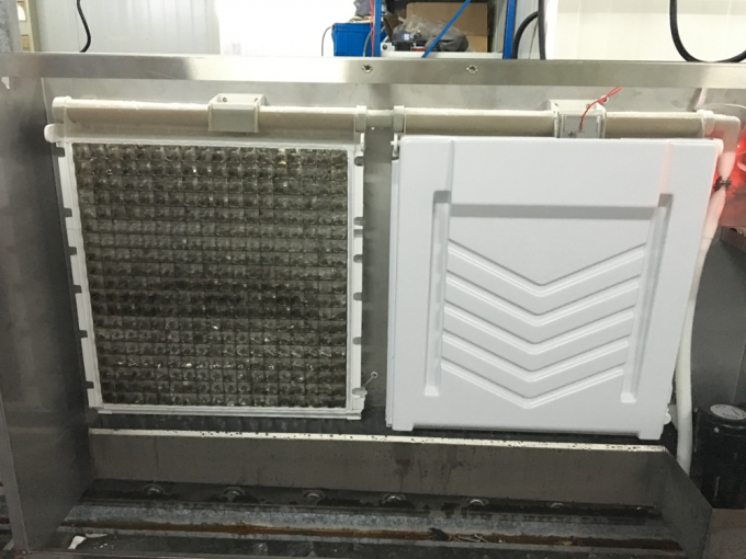 700W Ice Cube Making Machine Commercial Water Cooled 90kg / 24h 31